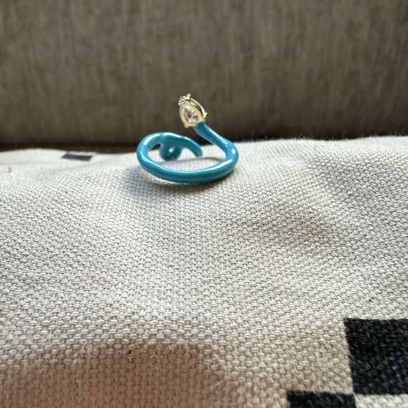 🩵 Light Blue Baby Tendril Vine Enamel Ring 🩵 - Picture 7 of 11